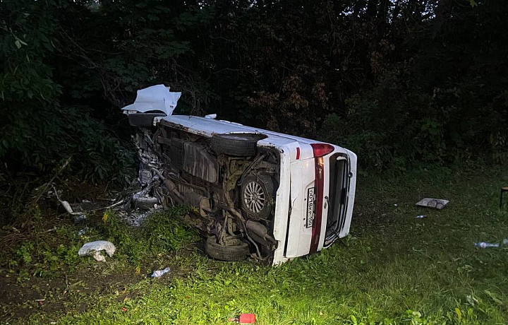 Водитель иномарки уснул за рулем и слетел в кювет на трассе М-2 «Крым» в Чернском районе