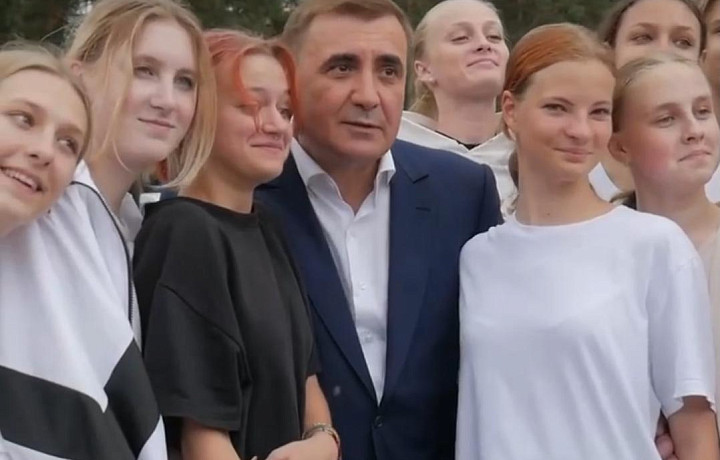 Правительство Тульской области поздравило губернатора Алексея Дюмина с Днем рождения: видео