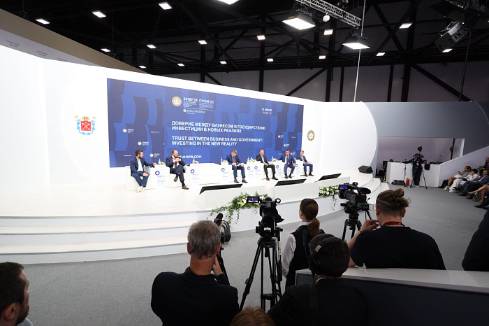 Почти 51,5 млрд рублей инвестиций и сотни новых рабочих мест. Каким был для Тульской области второй день ПМЭФ