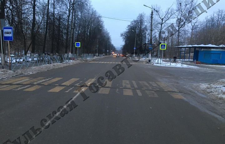 Водитель на Lada Vesta сбил мужчину-пешехода на площади Победы в Алексине