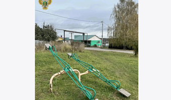 В Одоеве обнаружена небезопасная детская площадка