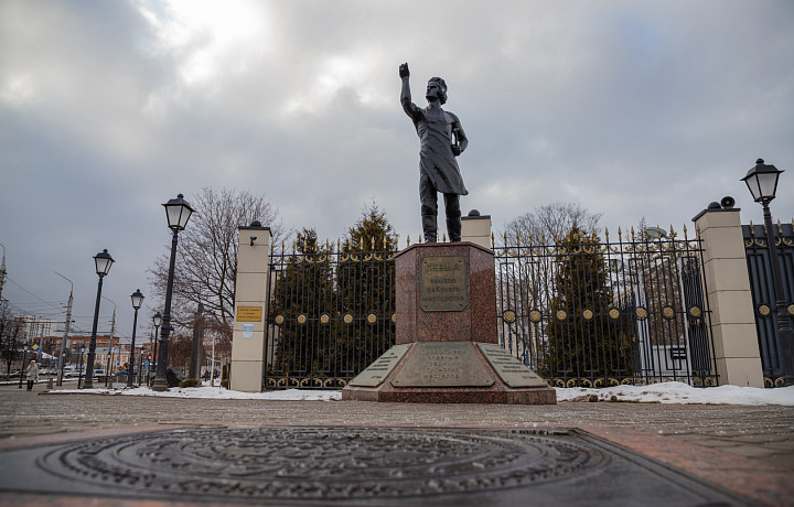 Тульские памятники, обросшие приметами – где взять удачу, семейное счастье и финансовое благополучие