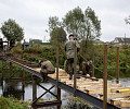 Военные строят пешеходный мост через реку Плава в Тульской области