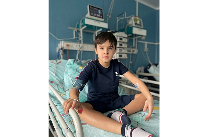 Юному туляку с редким генетическим заболеванием провели уникальное лечение в федеральной клинике