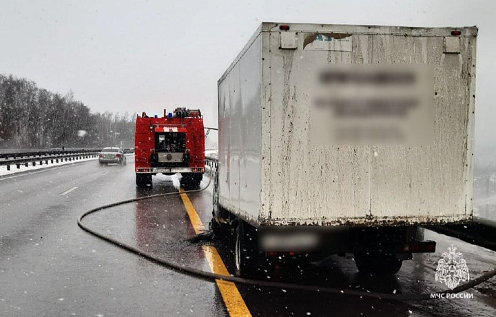 На трассе М-4 «Дон» в Веневском районе сгорел автомобиль