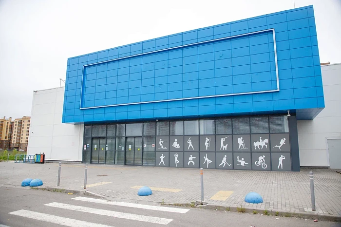 Рабочие начали разбирать здание магазина «Декатлон» в Туле