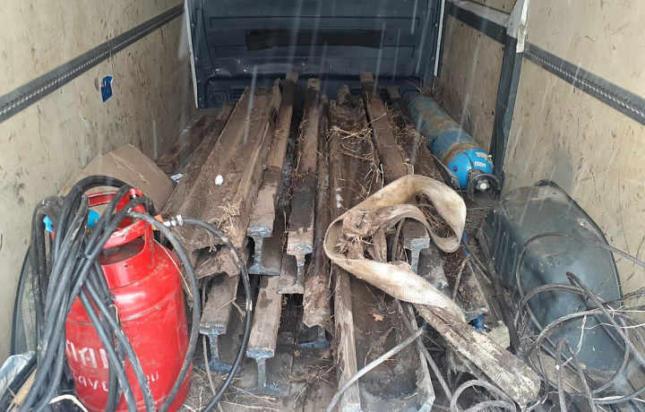 Трое мужчин украли в Туле шесть тонн железнодорожного полотна