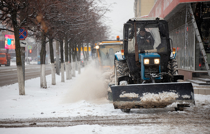 Губернатор Миляев дал поручение ускорить вывоз снега в Тульской области