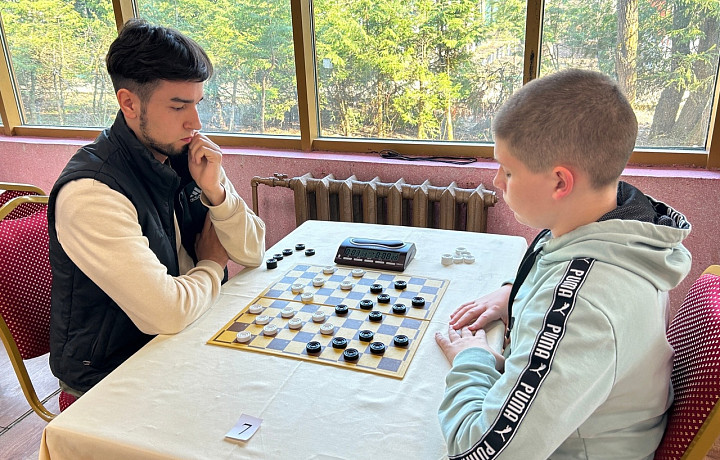 Туляк стал чемпионом РФ по стоклеточным шашкам