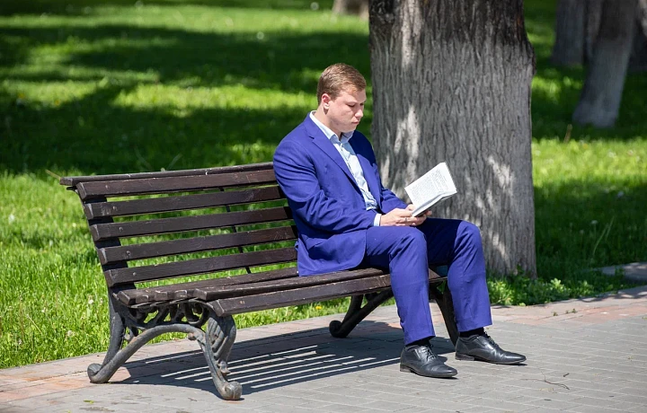 «1984» Оруэлла вновь в топ-3: самые популярные книги в Тульской области за полгода