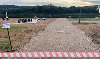 В зоне отдыха Алексина, где трое погибли от удара молнии, после оповещения МЧС о грозе людей стали выгонять с пляжа