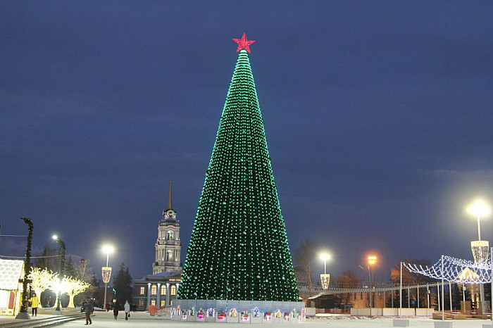 1 декабря на главной новогодней елке Тулы зажгли гирлянды