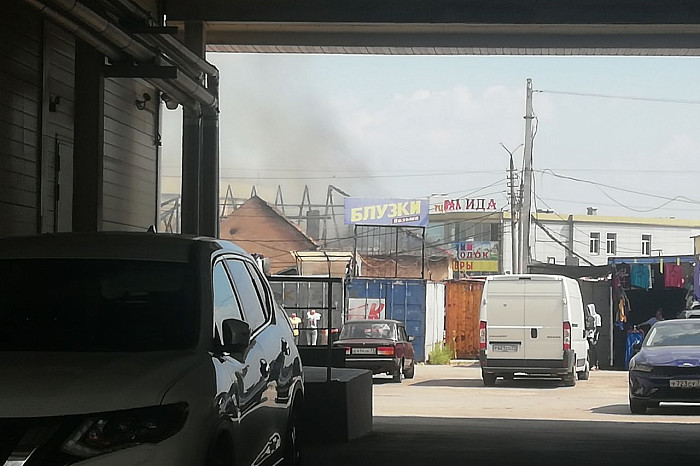 В Туле загорелось кафе на Центральном рынке
