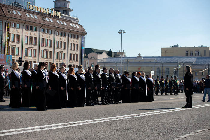 Фоторепортаж: как прошел парад оркестров «Петровские фанфары» на площади Ленина в Туле