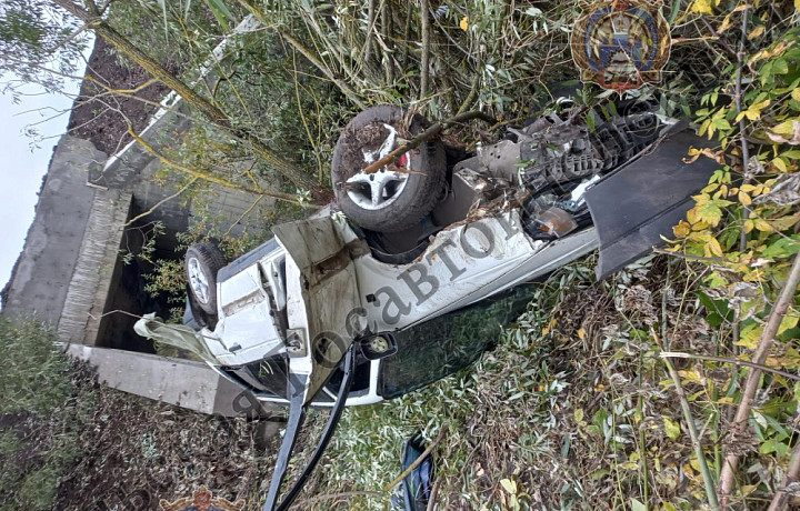 В Киреевском районе пьяный водитель Volkswagen Passat слетел в кювет и врезался в дерево