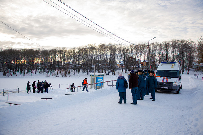 Тульские спасатели провели тренировку по спасению людей из водоемов