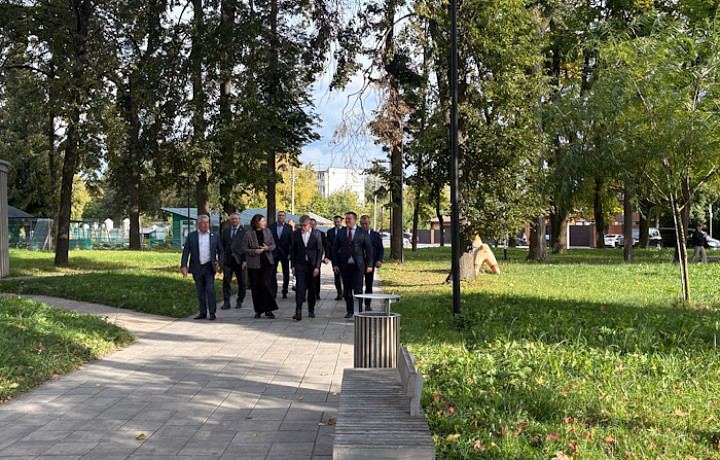 Губернатор Миляев осмотрел городской парк с памп-треком в Белеве