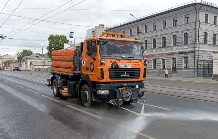 За праздничные и выходные дни с улиц Тулы вывезли 337 кубометров смета