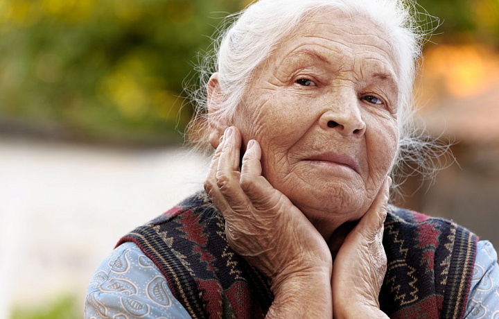 Китайские ученые связали количество морщин с риском развития деменции