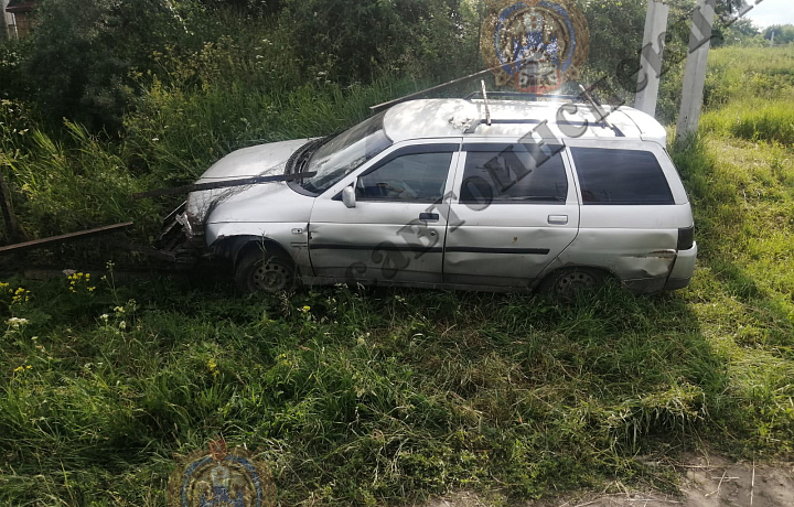 В Киреевском районе нетрезвый водитель врезался в забор и попал в больницу