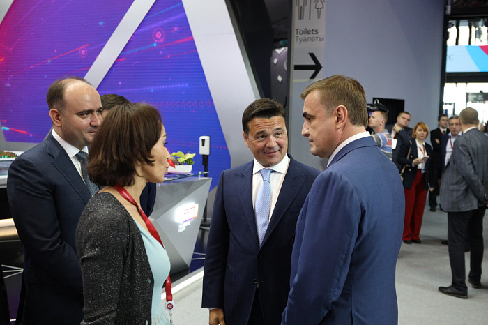 Почти 51,5 млрд рублей инвестиций и сотни новых рабочих мест. Каким был для Тульской области второй день ПМЭФ