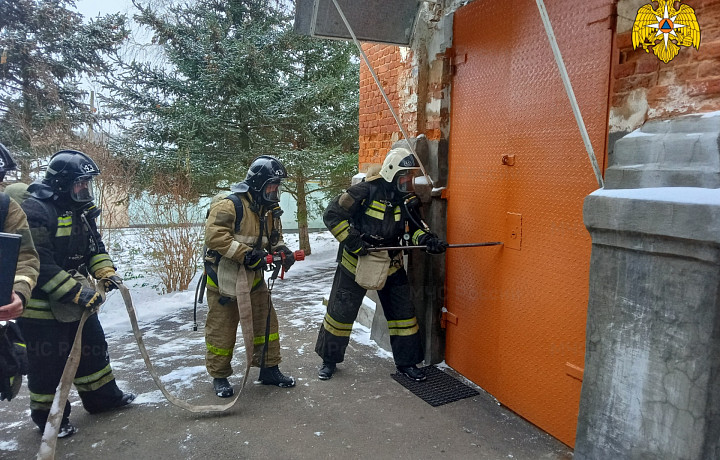 Спасатели провели пожарные учения в храме в селе Архангельское