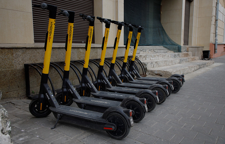 Депутат Савченко поддержал введение строгих ограничений для электросамокатов