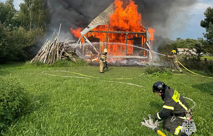 В Тульской области в первый день августа потушили три пожара