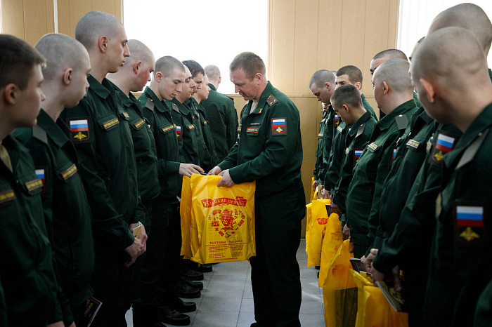 Первая группа тульских солдат-срочников отправилась к месту службы