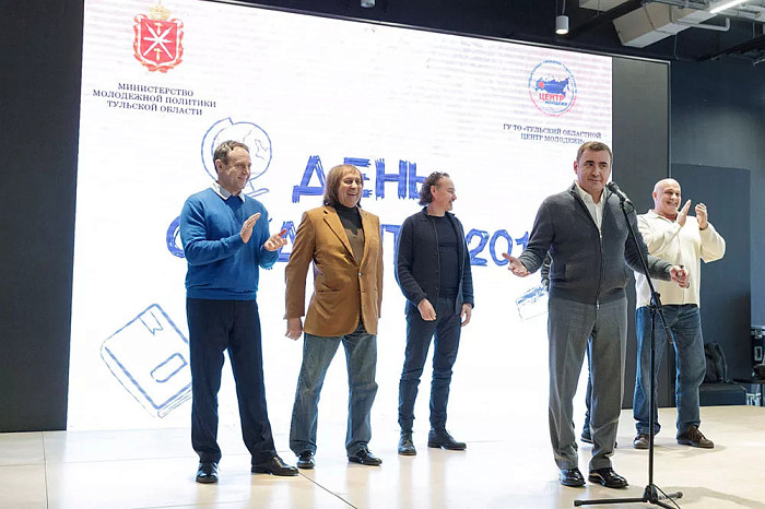 Шаман, Дзюба, Тимати, Рой Джонс: у кого из знаменитостей есть фото с Дюминым
