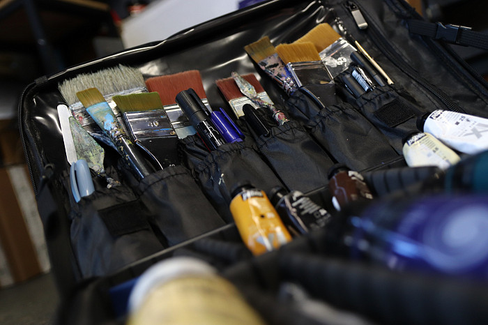 «Даже мужчины в рисовании раскрываются и получают кайф»: интервью с художницей Ксения Бондаренко, которая учит творить тех, кто раньше даже не держал в руке кисть