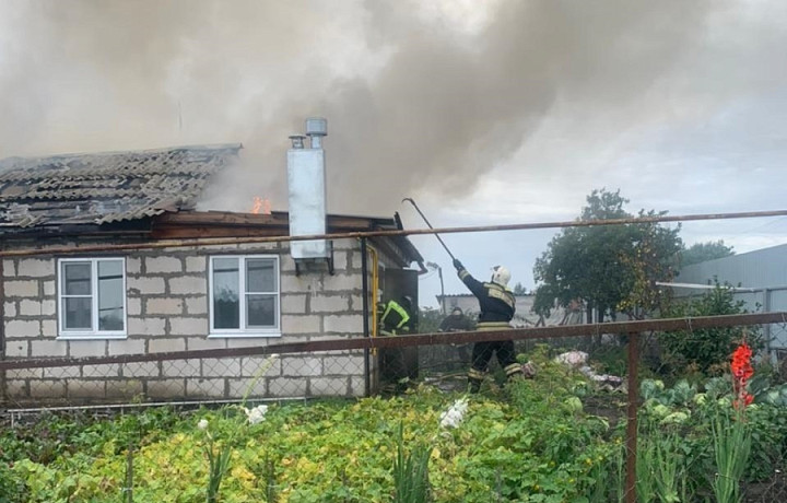 В селе Никольское Плавского района загорелся жилой дом