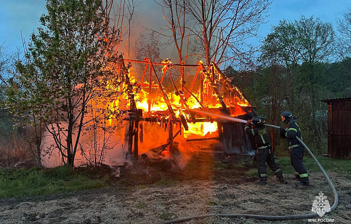 Тульские спасатели потушили три пожара за минувшие сутки