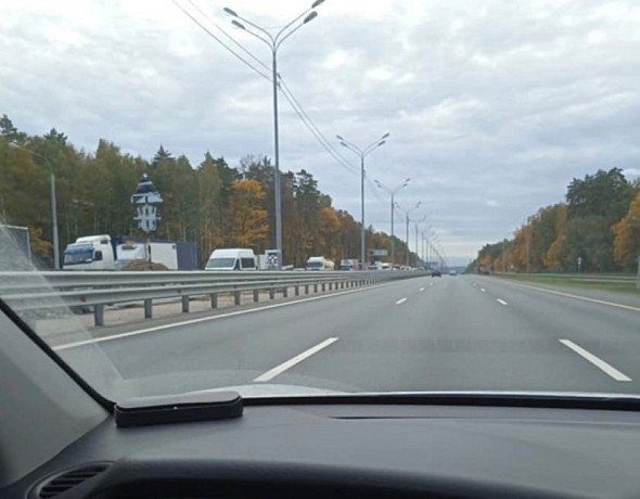 На трассе М-2 «Крым» в сторону Москвы образовалась большая пробка
