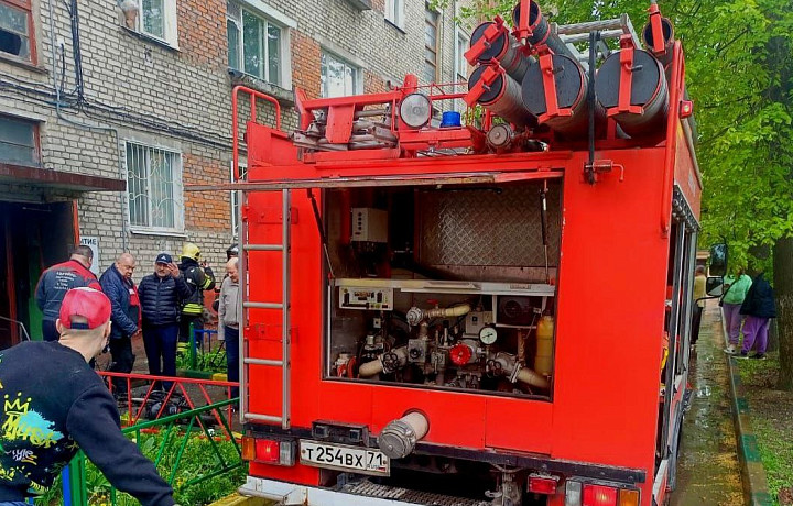 Из горящего дома на улице Льва Толстого в Туле эвакуировали пять человек