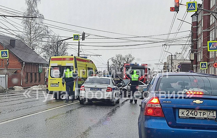 В Туле 31 декабря на улице Болдина произошло массовое ДТП