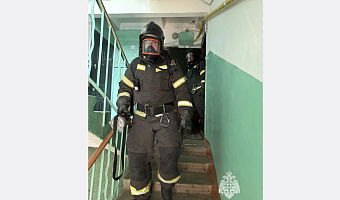 В Ефремове пожарные спасли 14-летнюю девочку из горящей квартиры