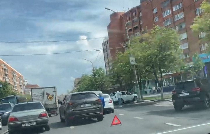 На Красноармейском проспекте в Туле столкнулись две легковушки