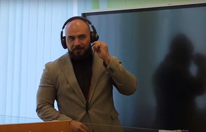 «Мы осиротели». Жители Новомосковска заспамили комментариями видеопрощание главы администрации Алексея Бирюлина