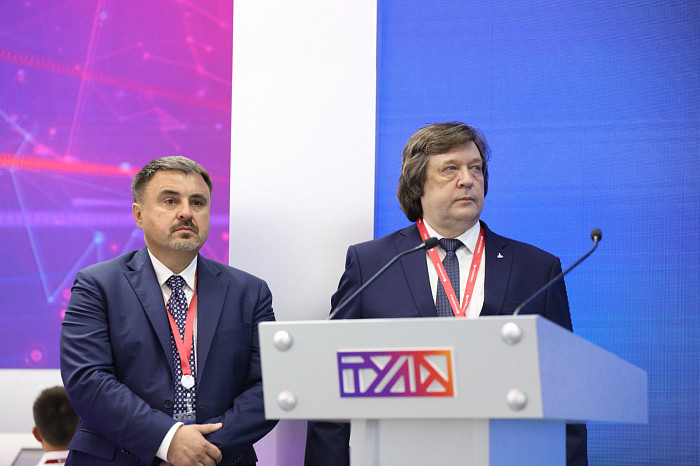 Почти 51,5 млрд рублей инвестиций и сотни новых рабочих мест. Каким был для Тульской области второй день ПМЭФ