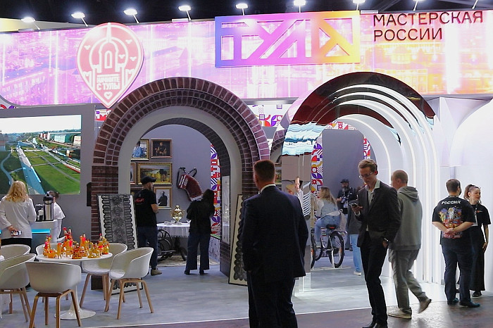 Открытый диалог с Дмитрием Миляевым и демонстрация достижений: как проходят дни Тульской области на выставке «Регион-2030. Платформа Будущего» в Москве