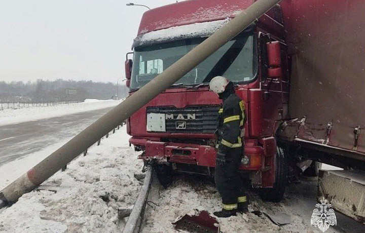 Тульские спасатели за сутки выезжали на пять ДТП и два пожара
