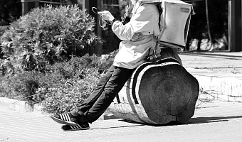 Вот почему их так много: курьер из Тулы рассказал, сколько зарабатывает и назвал самый нелюбимый район города