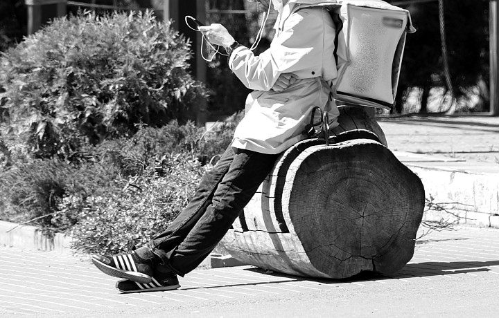 Вот почему их так много: курьер из Тулы рассказал, сколько зарабатывает и назвал самый нелюбимый район города