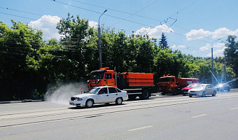 26 июня в Туле из-за жары каждые два часа увлажняют тротуары
