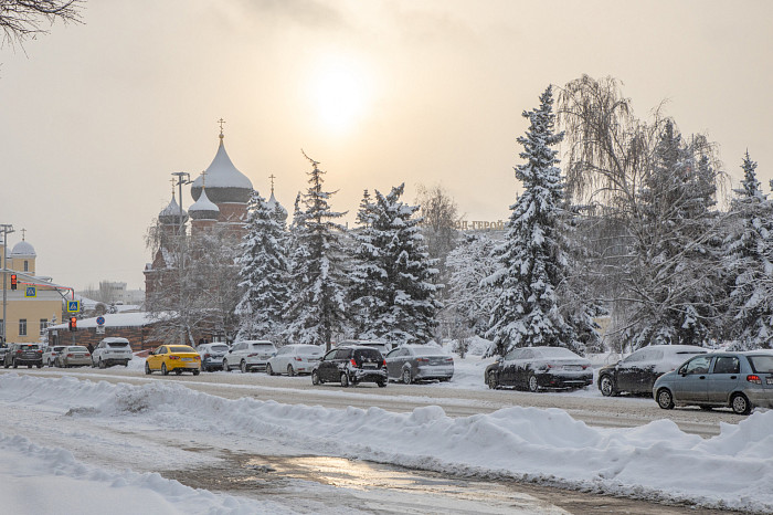 Тулу засыпало снегом: как в городе борются с последствиями стихии