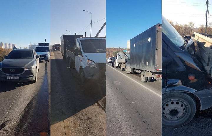 На Калужском шоссе в Туле произошло тройное ДТП с грузовиками и легковушкой