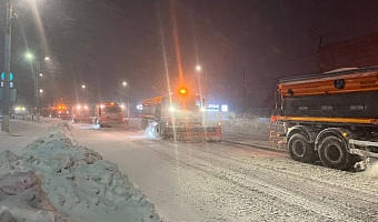 С ночи на улицах Тулы работают около 139 единиц коммунальной техники