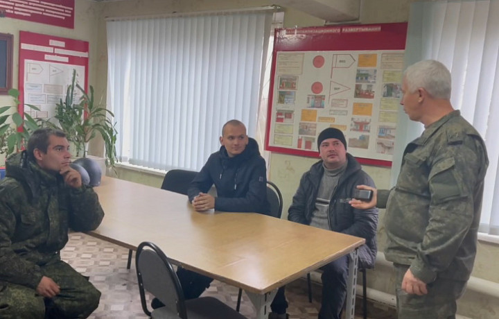 Воловчане отправились на службу по частичной мобилизации