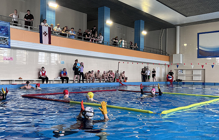 В Щекино Тульской области проходит первенство России по подводному плаванию